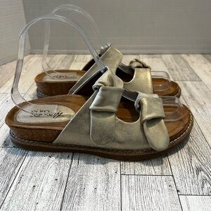 Eurosoft By Sofft Golden Knot Sandals Gold Women’s Size 6M Metallic Vacation